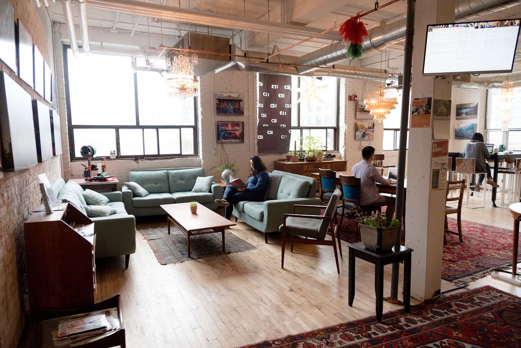 csi-spadina-third-floor-lounge